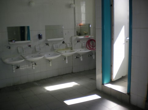 Γονείς αναζητούν χρήματα για τις τουαλέτες του σχολείου - e-thessalia.gr